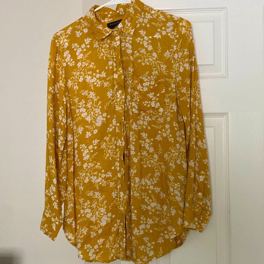 🌻🌼Banana Republic Boyfriend Fit Button Down, Sz S